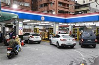 2月測驗點齊跌　台經院憂百元油價成常態、CPI恐上修