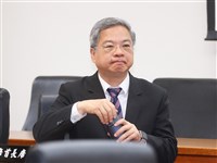 塑膠原料短缺經部介入協調　龔明鑫：持續供應不斷貨