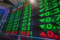 台股下挫101點收最低33337點　台積電跌5元