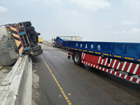 台61線槽車翻覆1人送醫　北上王功至漢寶段暫封閉