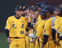 岳東華簽長約還有低調目標　宋晟睿滿意薪資漲幅