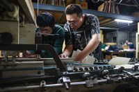 春節因素干擾　2月製造業景氣燈號轉為低迷黃藍燈