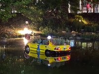 「小黃泡水」急報警　高美館裝置藝術虛驚一場