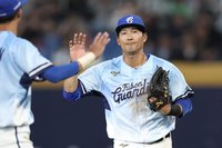 林哲瑄拿隊友球棒敲安謝幕　盼引退儀式忍住不哭