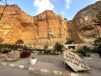 埃及千名科普特教徒   群聚洞穴教堂慶棕枝主日