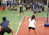 台電女子羽球隊抵澎湖　傳授學子豐富實戰技巧