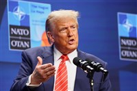 川普批北約日韓澳未挺戰伊朗　重申欲取格陵蘭