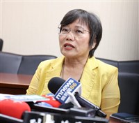 媒體報導指民眾搶辦國外護照　劉世芳：誤差相當大