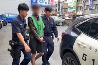 桃園移工深夜糾紛　見警爬電線桿逃逸1失聯移工落網