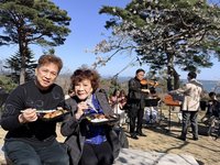 周遊夫婦做公益　赴日參加震災15週年音樂會落淚