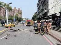 板橋縣民大道路面爆裂　初步清查是高壓電線導致