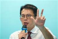 回應李貞秀　黃國昌：不必花心力在不重要人事物