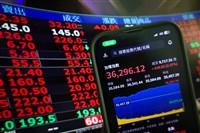 費半創高台指期夜盤締新猷　法人：台股挑戰新高