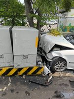 車輛撞擊變電箱致300戶停電  台中市議會也受影響