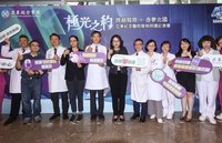 攜40公斤腹膜透析用品　腎臟病友加拿大追極光圓夢