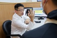 比腕力暗藏風險　醫師提醒「扭轉力」恐致肱骨骨折