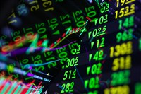 台股高檔震盪　終場下跌218點收39303點