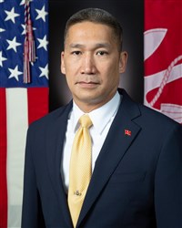 高雄接任代理美國海軍部長　背景經歷一次看