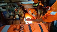 漁船主機失動力　澎湖海巡化身「海上黑手」救援