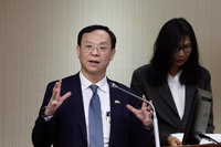 石崇良：擬修醫療機構設置標準　討論三班護病比