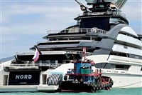 美伊達成默契不阻攔　俄富豪遊艇穿越荷莫茲海峽