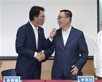 黃國昌：新北市長初選民調　60歲以上輸到不支倒地