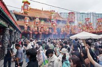 五一黃金週大批陸客訪港  熱門景點實施人流管制