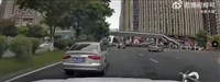 成都鬧區開車蓄意衝撞多人倒地　警方通報1死11傷