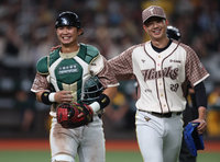 吳明鴻兼教練教學相長　10年再與黃子鵬投捕搭配
