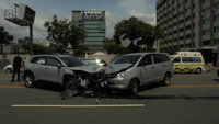 台中車輛跨越雙黃線碰撞對向車  7人擦挫傷送醫