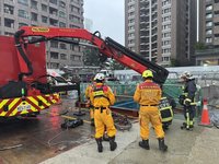 台中西屯工地意外　男墜落4樓深地下室骨折送醫