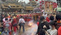 北港朝天宮迎媽祖登場　炸轎、犁炮輪番上陣