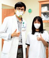 圓禿少女遭嘲笑封閉自我　大林慈院治療重拾笑容