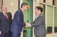 巴拉圭總統潘尼亞抵台　林佳龍代表賴總統接機表歡迎