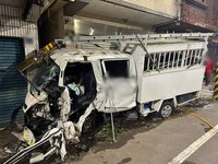 高雄動保處委外捕犬車酒駕擦撞　市府要求解僱究責