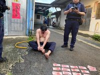 桃園男偷蝦皮智取店還襲警　遭警開槍打中腳掌
