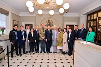 韓國瑜率團訪英國智庫　盼民主國家深化交流