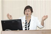 長照類科僑生招生達成率偏低　徐佳青諾與各部會共商