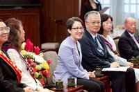 副總統期勉傑出女青年突破框架　成為下一世代典範