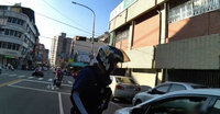未繫安全帶遭攔查　台中警揪毒駕、查扣人車送辦
