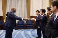 聖文森新任駐台大使履新　總統盼深化合作互惠共榮