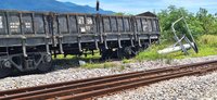 台鐵貨物列車出軌　富里關山公車接駁