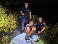 男涉毒駕拒檢逃逸自摔　苗栗頭份警逮捕起獲毒品