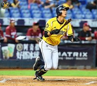 雙「政華」同場轟　岳政華3分彈帶動兄弟逆轉秀