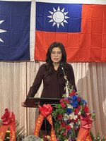 綠質疑鄭麗文與統戰部官員餐敘　藍：僅合照未同桌用餐