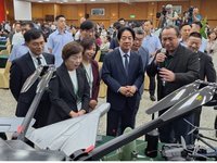 賴總統視察無人機聯盟大會師　雷虎展示海空無人載具