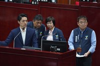 北市東區招牌砸傷路人　蔣萬安允檢討巡查機制