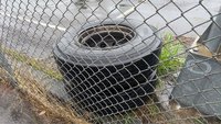 國3苑裡路段半聯結車輪胎脫落  彈砸2車釀3傷