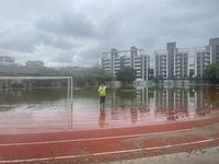 台中雨勢不斷　民代批清水國小操場積水如水池