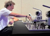 新加坡AI論壇科技巨頭齊聚　西洋棋機器人秀對弈